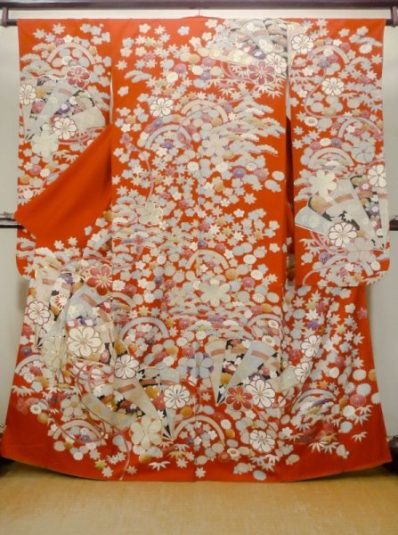 画像2: M1207A  女性用 振袖  シルク(正絹)   赤色, ぼたん 【中古】 【USED】 【リサイクル】 ★★★☆☆ (2)