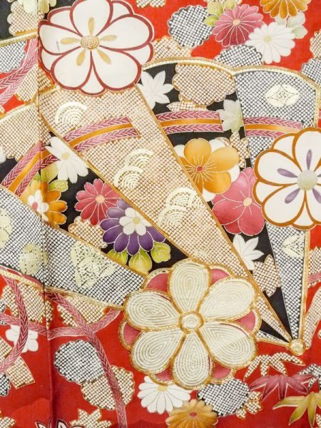 画像10: M1207A  女性用 振袖  シルク(正絹)   赤色, ぼたん 【中古】 【USED】 【リサイクル】 ★★★☆☆ (10)