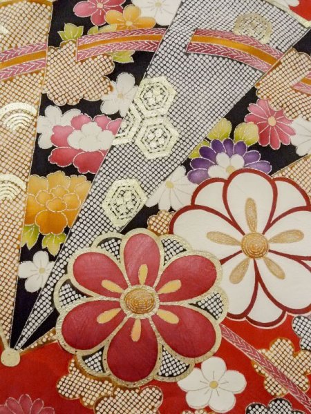 画像12: M1207A  女性用 振袖  シルク(正絹)   赤色, ぼたん 【中古】 【USED】 【リサイクル】 ★★★☆☆ (12)