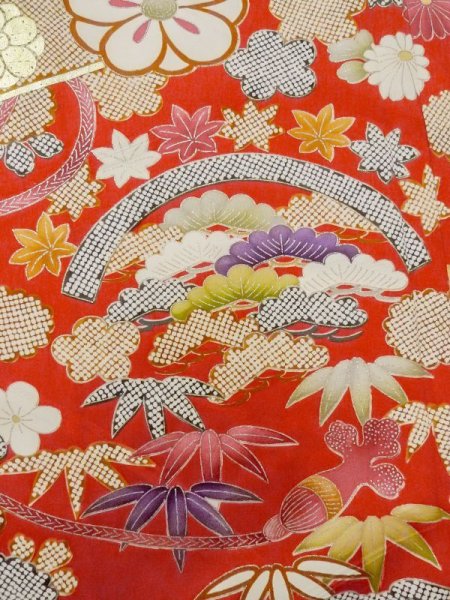 画像13: M1207A  女性用 振袖  シルク(正絹)   赤色, ぼたん 【中古】 【USED】 【リサイクル】 ★★★☆☆ (13)