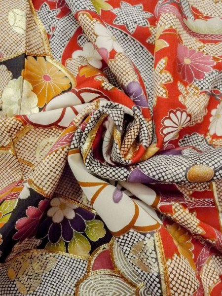 画像19: M1207A  女性用 振袖  シルク(正絹)   赤色, ぼたん 【中古】 【USED】 【リサイクル】 ★★★☆☆ (19)