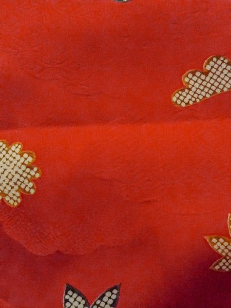 画像21: M1207A  女性用 振袖  シルク(正絹)   赤色, ぼたん 【中古】 【USED】 【リサイクル】 ★★★☆☆ (21)