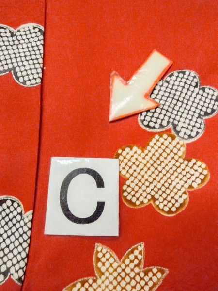 画像25: M1207A  女性用 振袖  シルク(正絹)   赤色, ぼたん 【中古】 【USED】 【リサイクル】 ★★★☆☆ (25)