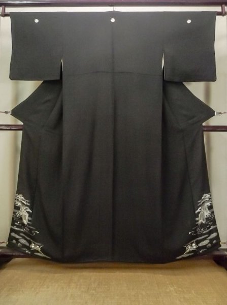 画像1: M1207C  女性用 留袖  シルク（正絹）   黒, もみじ 【中古】 【USED】 【リサイクル】 ★★★☆☆ (1)