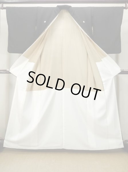 画像3: M1207E  女性用 留袖  シルク(正絹)   黒, 菊 【中古】 【USED】 【リサイクル】 ★★★☆☆ (3)