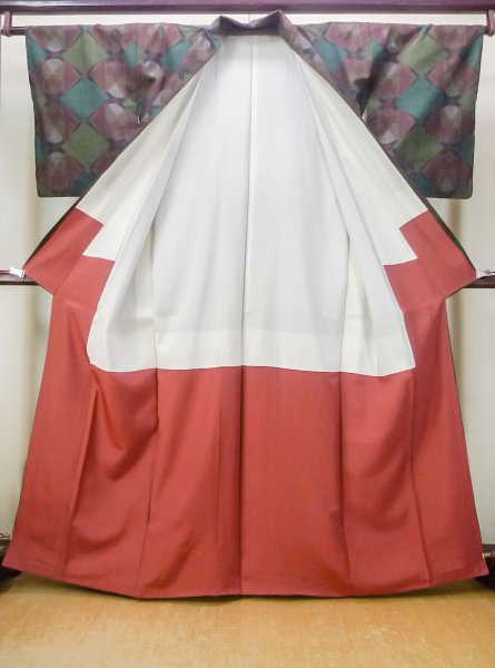 画像2: M1207Q  女性用 大島紬  シルク（正絹）  深い マルチカラー, 幾何学模様 【中古】 【USED】 【リサイクル】 ★★★★☆ (2)