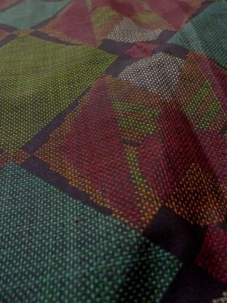 画像8: M1207Q  女性用 大島紬  シルク（正絹）  深い マルチカラー, 幾何学模様 【中古】 【USED】 【リサイクル】 ★★★★☆ (8)
