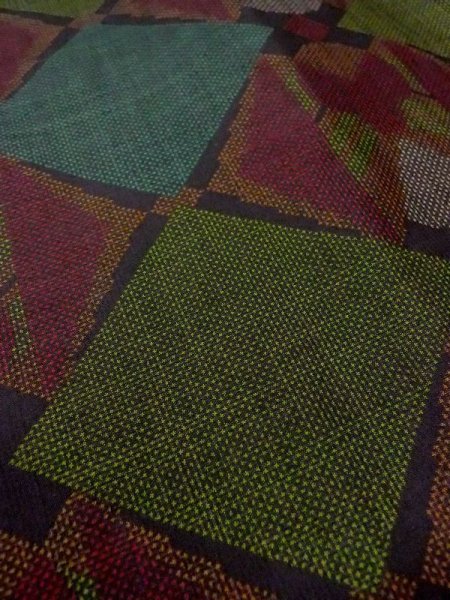 画像10: M1207Q  女性用 大島紬  シルク（正絹）  深い マルチカラー, 幾何学模様 【中古】 【USED】 【リサイクル】 ★★★★☆ (10)
