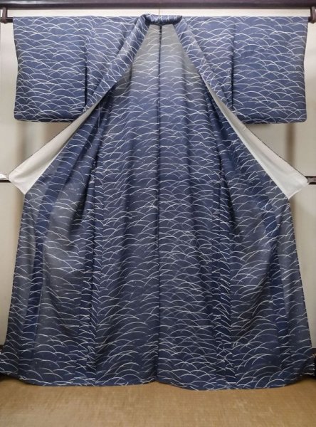 画像2: M1207W  女性用 単衣  シルク(正絹)   紺, 芝草 【中古】 【USED】 【リサイクル】 ★★☆☆☆ (2)