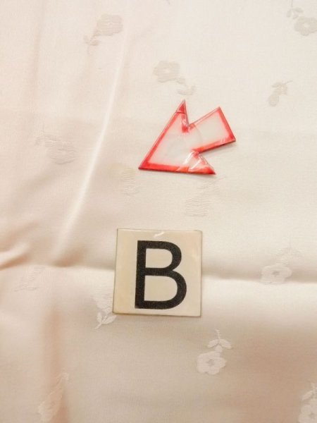 画像15: M1215C  女性用 襦袢  シルク(正絹)  淡い 桃色, ぼかし 【中古】 【USED】 【リサイクル】 ★☆☆☆☆ (15)