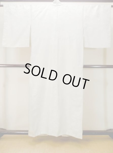 画像2: M1215E  女性用 襦袢 裏:穴/破れ、全体:穴/虫食い シルク(正絹)  淡い 緑色, 梅 【中古】 【USED】 【リサイクル】 ★☆☆☆☆ (2)