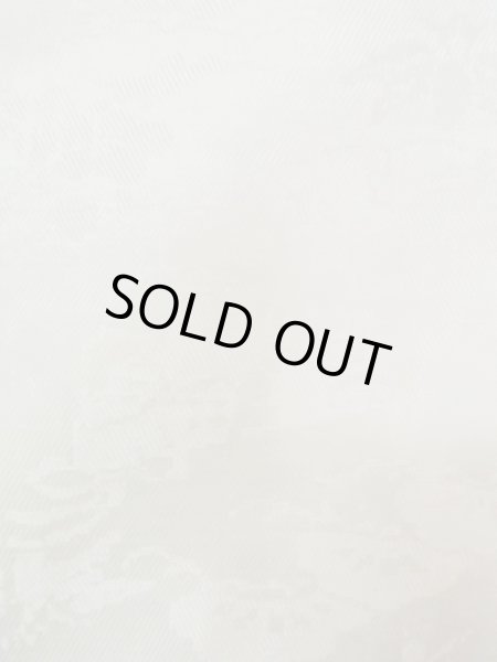 画像6: M1215E  女性用 襦袢 裏:穴/破れ、全体:穴/虫食い シルク(正絹)  淡い 緑色, 梅 【中古】 【USED】 【リサイクル】 ★☆☆☆☆ (6)