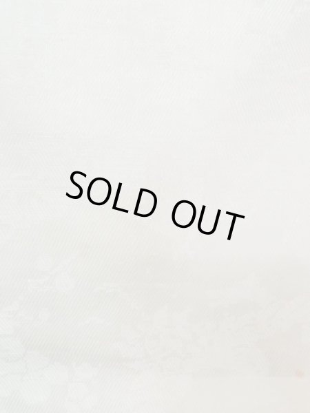 画像7: M1215E  女性用 襦袢 裏:穴/破れ、全体:穴/虫食い シルク(正絹)  淡い 緑色, 梅 【中古】 【USED】 【リサイクル】 ★☆☆☆☆ (7)