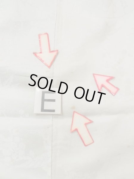 画像18: M1215E  女性用 襦袢 裏:穴/破れ、全体:穴/虫食い シルク(正絹)  淡い 緑色, 梅 【中古】 【USED】 【リサイクル】 ★☆☆☆☆ (18)