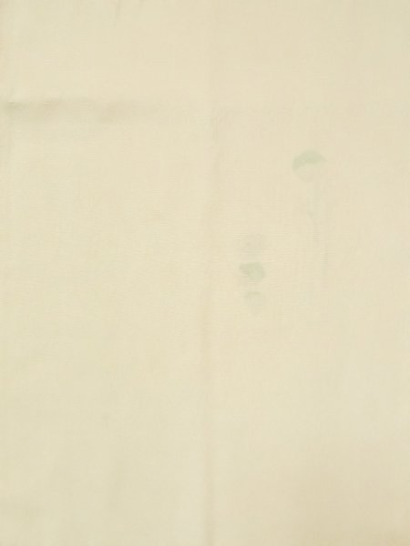 画像3: M1215H  女性用 襦袢 使用感あり。 シルク(正絹) 淡い 薄い 黄緑色,  【中古】 【USED】 【リサイクル】 ★★☆☆☆ (3)