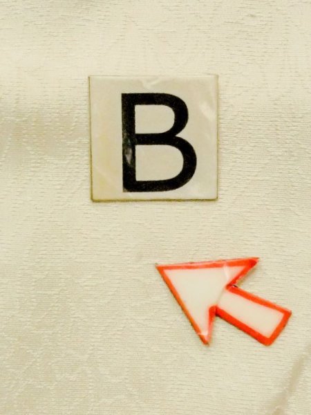 画像13: M1215H  女性用 襦袢 使用感あり。 シルク(正絹) 淡い 薄い 黄緑色,  【中古】 【USED】 【リサイクル】 ★★☆☆☆ (13)