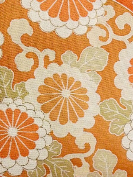 画像8: M1215P  女性用 留袖 タッセル柄 シルク(正絹)   黒, 菊 【中古】 【USED】 【リサイクル】 ★★☆☆☆ (8)