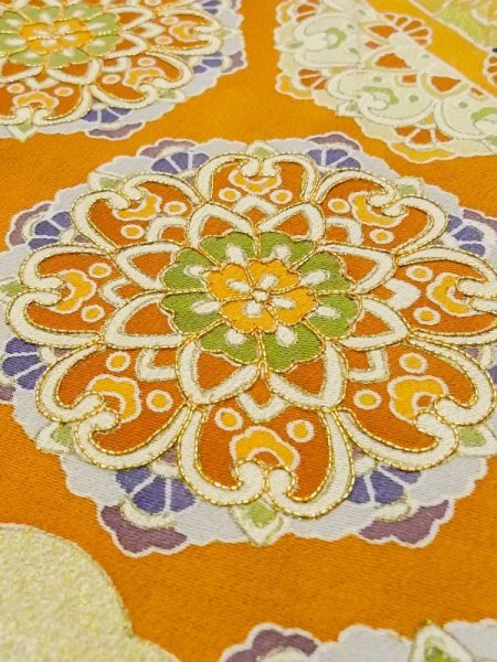 画像12: M1215P  女性用 留袖 タッセル柄 シルク(正絹)   黒, 菊 【中古】 【USED】 【リサイクル】 ★★☆☆☆ (12)