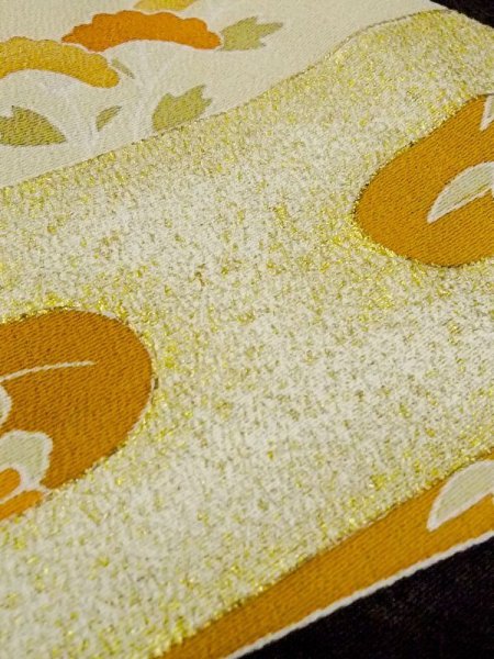 画像15: M1215P  女性用 留袖 タッセル柄 シルク(正絹)   黒, 菊 【中古】 【USED】 【リサイクル】 ★★☆☆☆ (15)