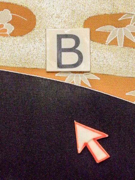 画像20: M1215P  女性用 留袖 タッセル柄 シルク(正絹)   黒, 菊 【中古】 【USED】 【リサイクル】 ★★☆☆☆ (20)