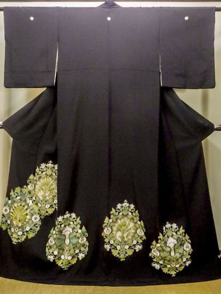画像1: M1215Q  女性用 留袖  シルク（正絹）   黒, 孔雀 【中古】 【USED】 【リサイクル】 ★★☆☆☆ (1)