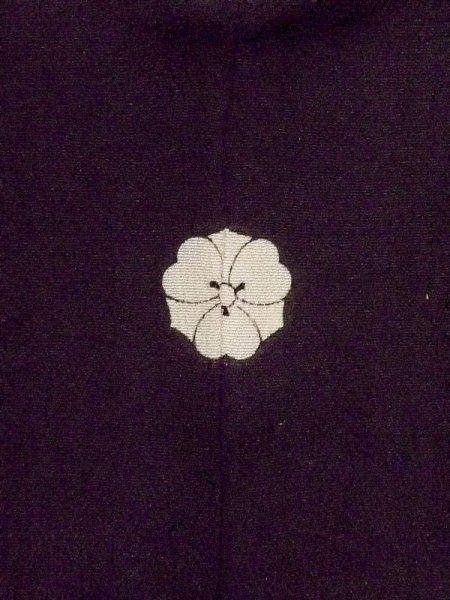 画像4: M1215Q  女性用 留袖  シルク(正絹)   黒, 孔雀 【中古】 【USED】 【リサイクル】 ★★☆☆☆ (4)