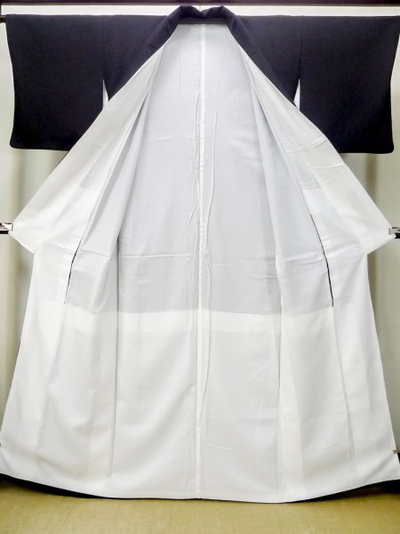 画像3: M1215S  女性用 留袖  シルク(正絹)   黒, 菊 【中古】 【USED】 【リサイクル】 ★★☆☆☆ (3)