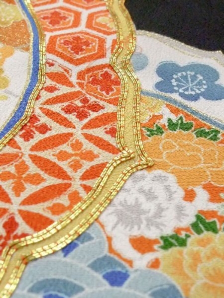 画像13: M1215S  女性用 留袖  シルク(正絹)   黒, 菊 【中古】 【USED】 【リサイクル】 ★★☆☆☆ (13)