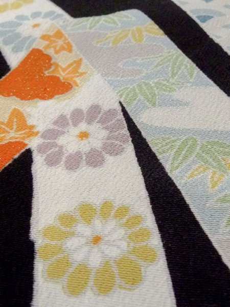 画像14: M1215S  女性用 留袖  シルク(正絹)   黒, 菊 【中古】 【USED】 【リサイクル】 ★★☆☆☆ (14)