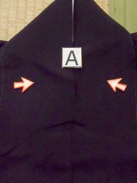 画像18: M1215S  女性用 留袖  シルク(正絹)   黒, 菊 【中古】 【USED】 【リサイクル】 ★★☆☆☆ (18)