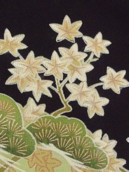 画像9: M1215T  女性用 留袖  シルク(正絹)   黒, 菊 【中古】 【USED】 【リサイクル】 ★★☆☆☆ (9)