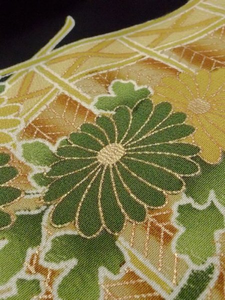 画像10: M1215T  女性用 留袖  シルク(正絹)   黒, 菊 【中古】 【USED】 【リサイクル】 ★★☆☆☆ (10)