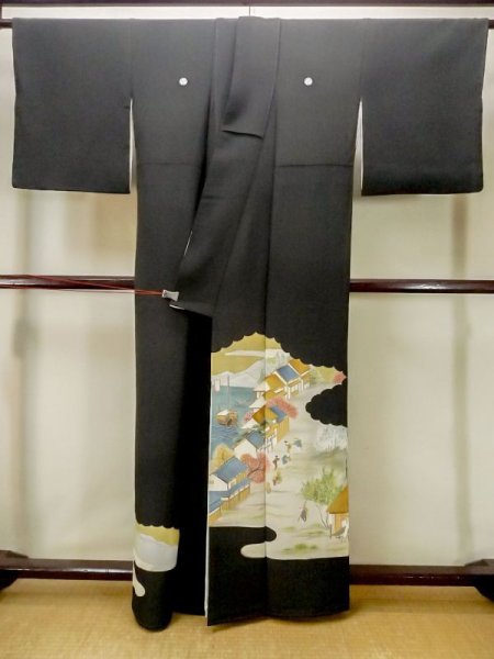 画像2: M1215U  女性用 留袖  シルク(正絹)   黒, 松/松葉 【中古】 【USED】 【リサイクル】 ★★☆☆☆ (2)