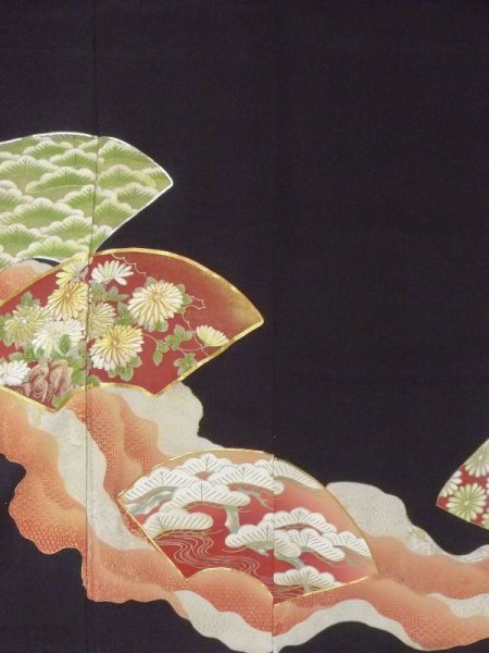 画像5: M1215V  女性用 留袖  シルク(正絹)   黒, 菊 【中古】 【USED】 【リサイクル】 ★★☆☆☆ (5)