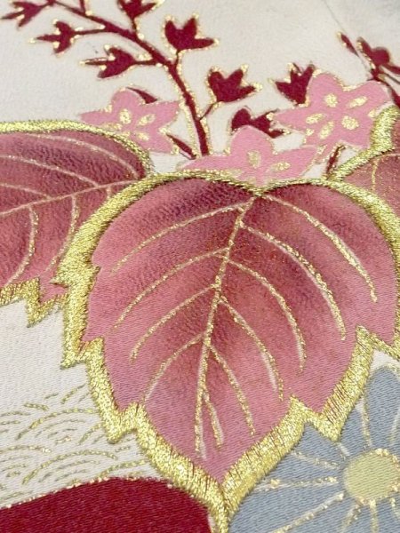 画像10: M1215X  女性用 留袖 全体:経年劣化、使用感あり。 シルク(正絹)   黒, 菊 【中古】 【USED】 【リサイクル】 ★★☆☆☆ (10)