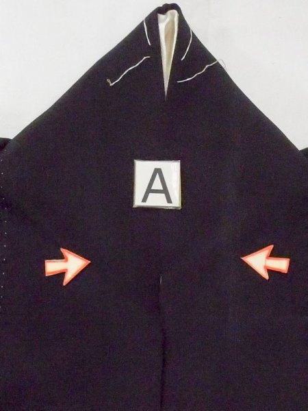 画像16: M1215X  女性用 留袖 全体:経年劣化、使用感あり。 シルク(正絹)   黒, 菊 【中古】 【USED】 【リサイクル】 ★★☆☆☆ (16)