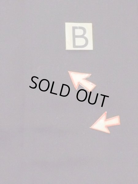 画像17: M1215X  女性用 留袖 全体：経年劣化、使用感あり。 シルク（正絹）   黒, 菊 【中古】 【USED】 【リサイクル】 ★★☆☆☆ (17)