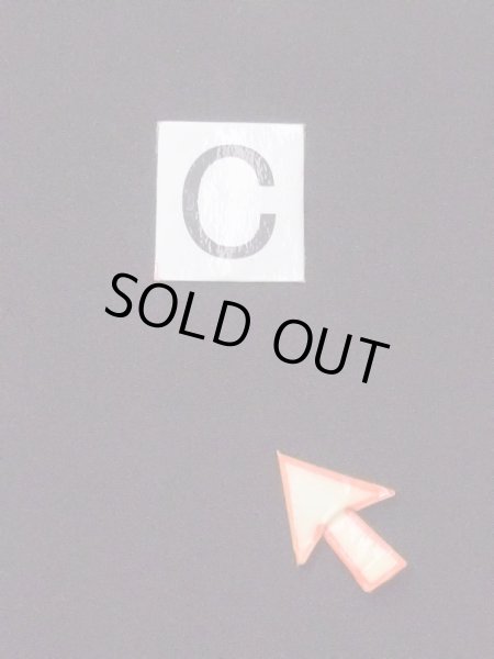 画像18: M1215X  女性用 留袖 全体：経年劣化、使用感あり。 シルク（正絹）   黒, 菊 【中古】 【USED】 【リサイクル】 ★★☆☆☆ (18)