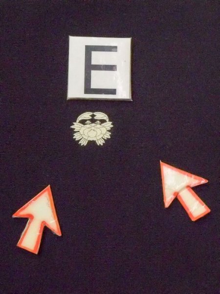 画像20: M1215X  女性用 留袖 全体:経年劣化、使用感あり。 シルク(正絹)   黒, 菊 【中古】 【USED】 【リサイクル】 ★★☆☆☆ (20)