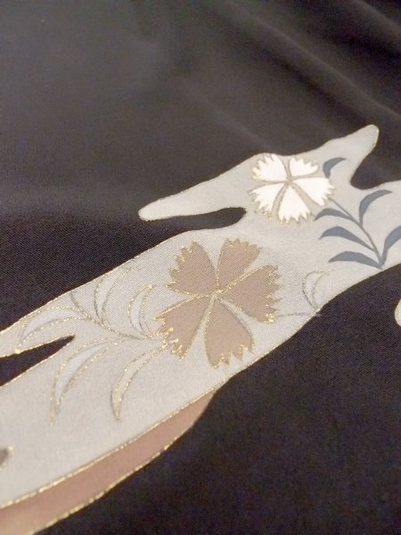 画像12: M1228A  女性用 留袖  シルク(正絹)   黒, 菊 【中古】 【USED】 【リサイクル】 ★★☆☆☆ (12)