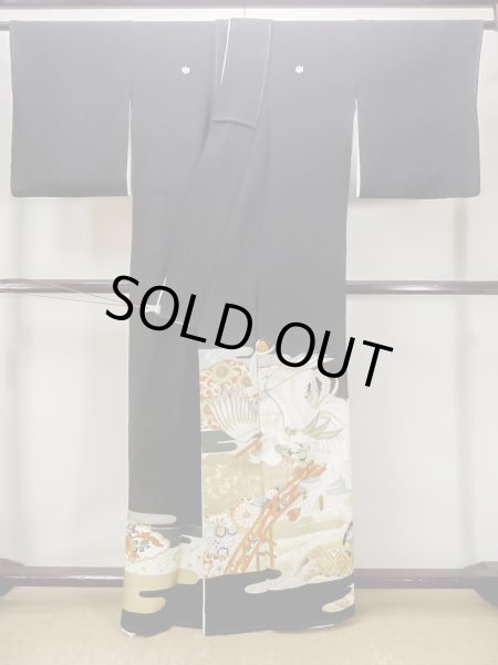 画像2: M1228B  女性用 留袖  シルク(正絹)   黒, 菊 【中古】 【USED】 【リサイクル】 ★★☆☆☆ (2)