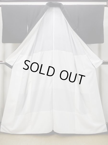 画像3: M1228B  女性用 留袖  シルク(正絹)   黒, 菊 【中古】 【USED】 【リサイクル】 ★★☆☆☆ (3)