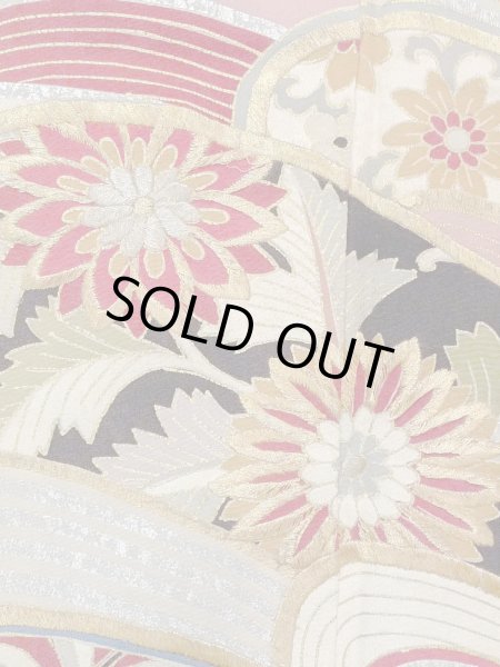 画像7: M1228D  女性用 留袖 経年劣化 シルク（正絹）   黒, 唐花 【中古】 【USED】 【リサイクル】 ★★☆☆☆ (7)