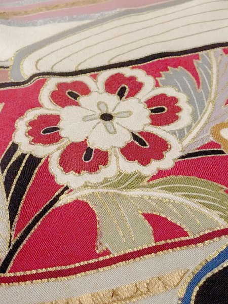 画像11: M1228D  女性用 留袖 経年劣化 シルク（正絹）   黒, 唐花 【中古】 【USED】 【リサイクル】 ★★☆☆☆ (11)