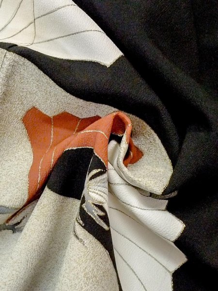 画像13: M1228F  女性用 留袖  シルク(正絹)   黒, かすみ 【中古】 【USED】 【リサイクル】 ★★☆☆☆ (13)