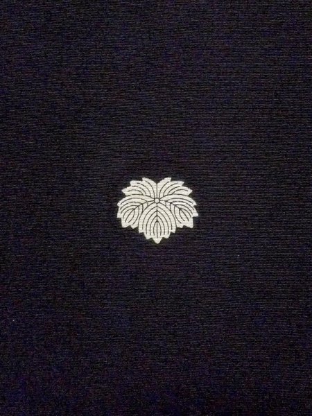 画像4: M1228I  女性用 留袖  化繊   黒, 梅 【中古】 【USED】 【リサイクル】 ★★☆☆☆ (4)