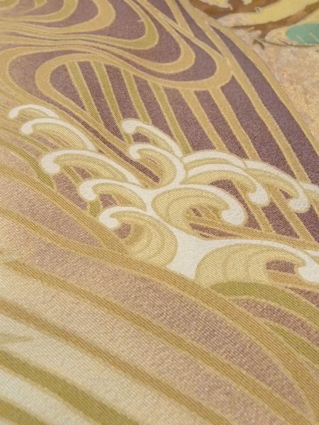 画像10: M1228J  女性用 留袖 穴・破れ シルク(正絹)   黒, 松/松葉 【中古】 【USED】 【リサイクル】 ★☆☆☆☆ (10)