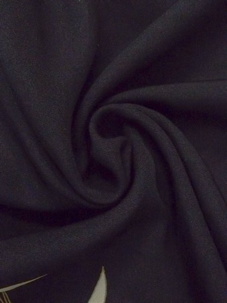 画像14: M1228J  女性用 留袖 穴・破れ シルク(正絹)   黒, 松/松葉 【中古】 【USED】 【リサイクル】 ★☆☆☆☆ (14)