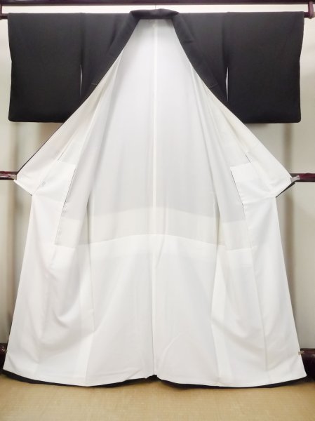 画像3: M1228K  女性用 留袖  シルク(正絹)   黒, かすみ 【中古】 【USED】 【リサイクル】 ★★☆☆☆ (3)