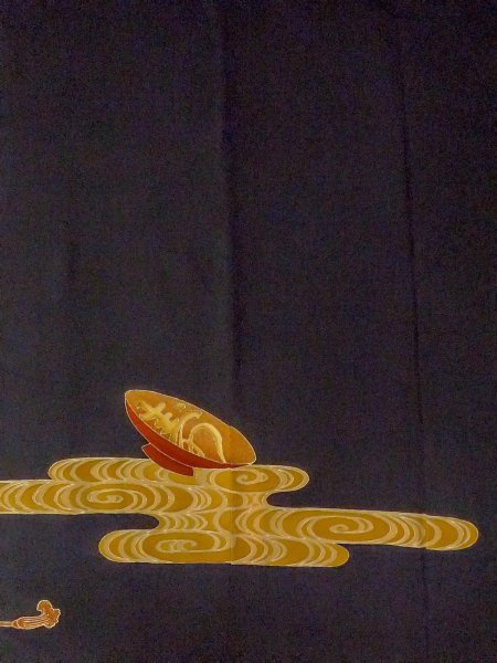 画像6: M1228K  女性用 留袖  シルク(正絹)   黒, かすみ 【中古】 【USED】 【リサイクル】 ★★☆☆☆ (6)